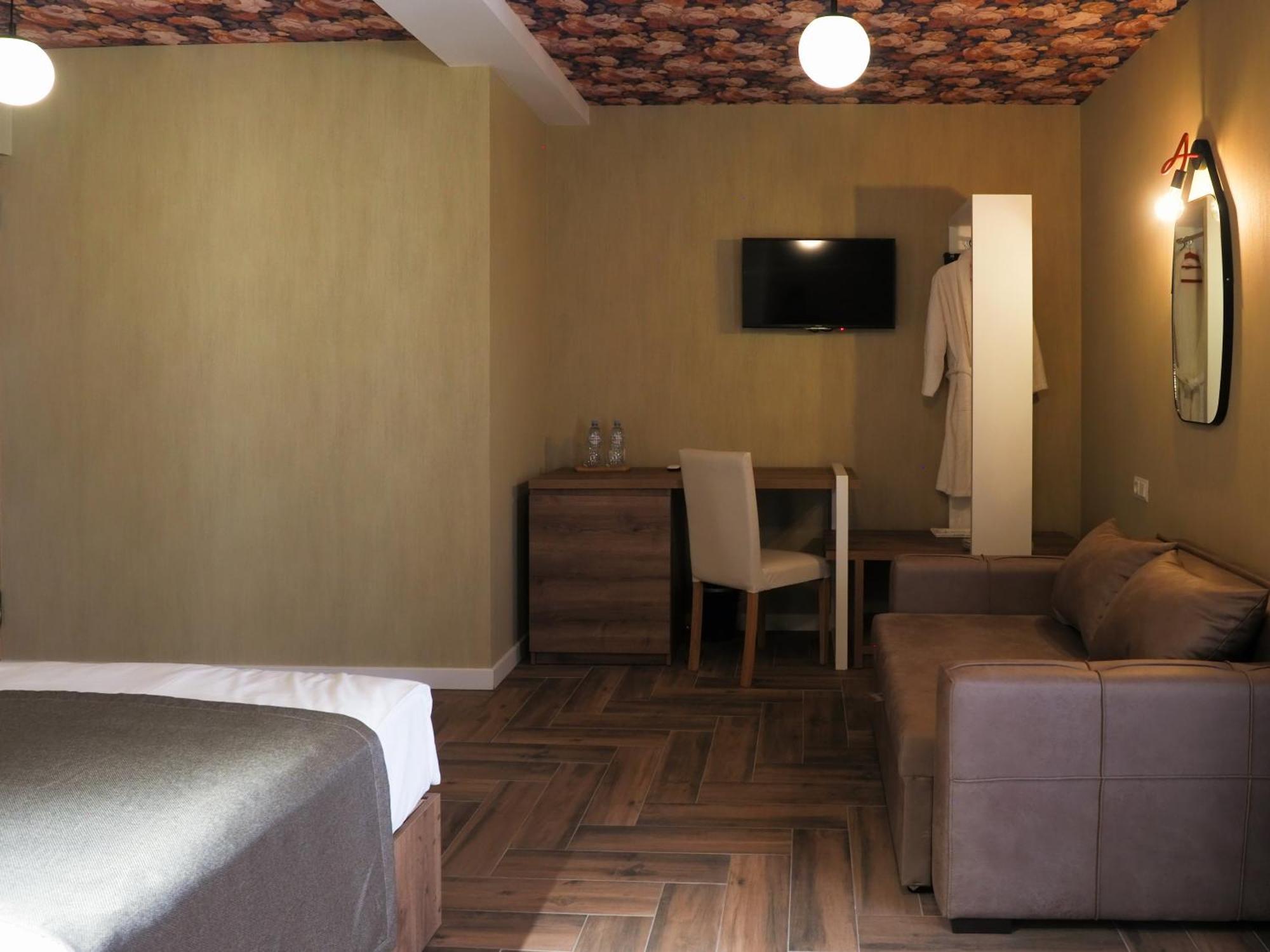 Hotel Hills In Old 第比利斯 外观 照片