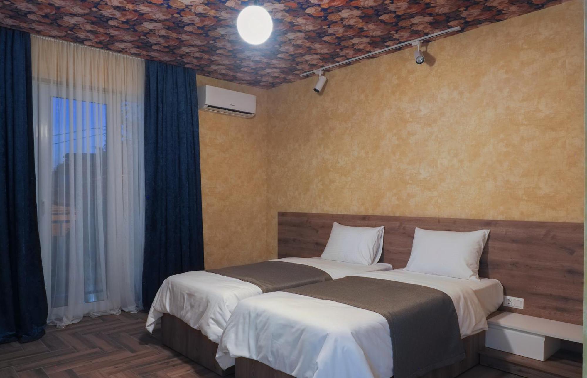 Hotel Hills In Old 第比利斯 外观 照片